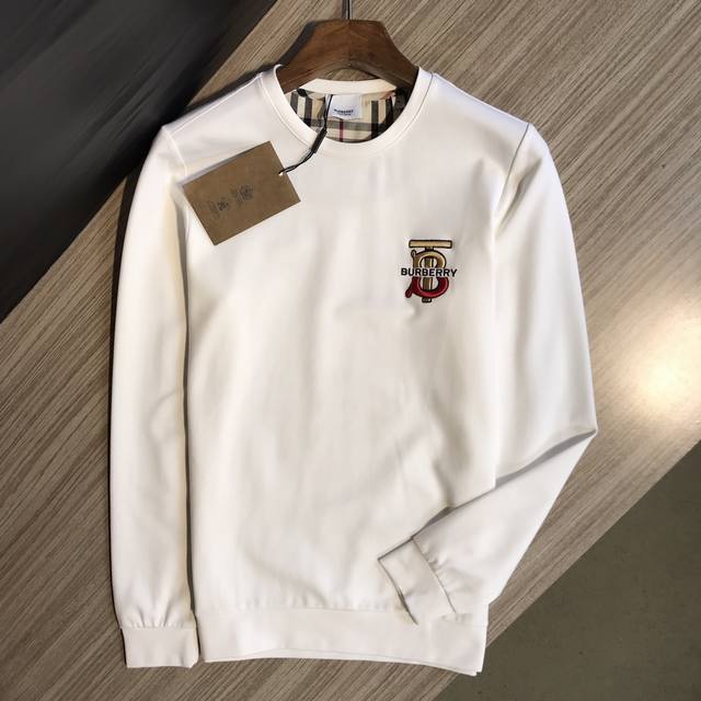 Burbe**Rry's latest couple's sweatshirt, a hit from Burbe**Rry, is available exc