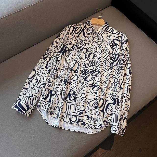 Dior's latest hit shirt features a high-quality, high-quality craftsmanship. Th