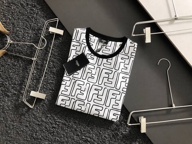 Fend* Top black and white printed full logo short sleeves, classic 3 complete lo