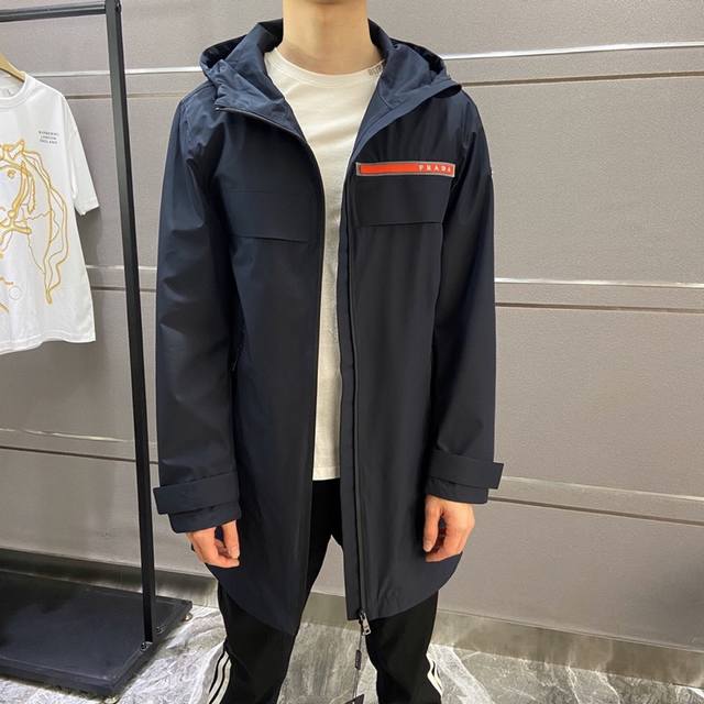prada Prada spring long red rubber label hooded jacket, new men's outdoor windbr