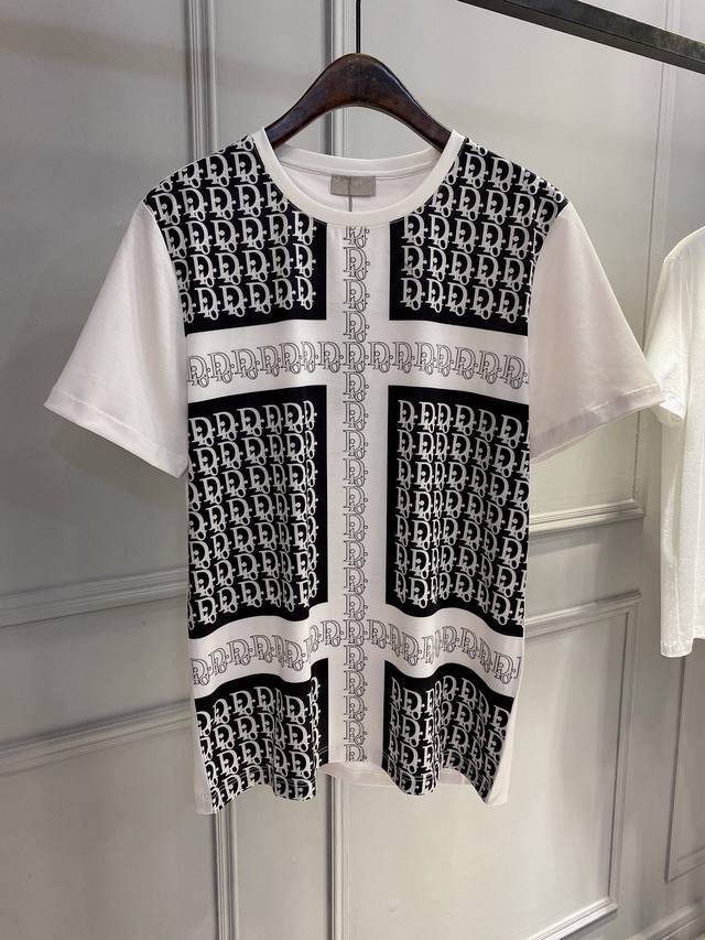 Dior Ss new short-sleeved T-shirt is comfortable and stylish, exquisite and del