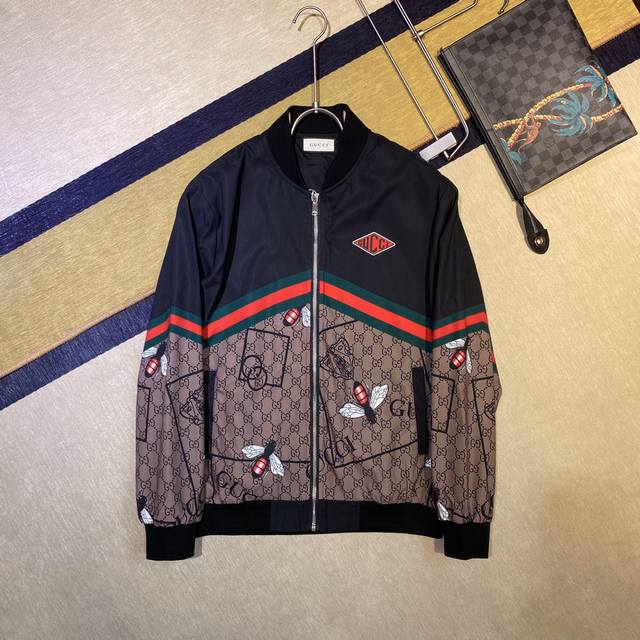 Gucci: The latest early autumn trench coat jacket from the official website, a n