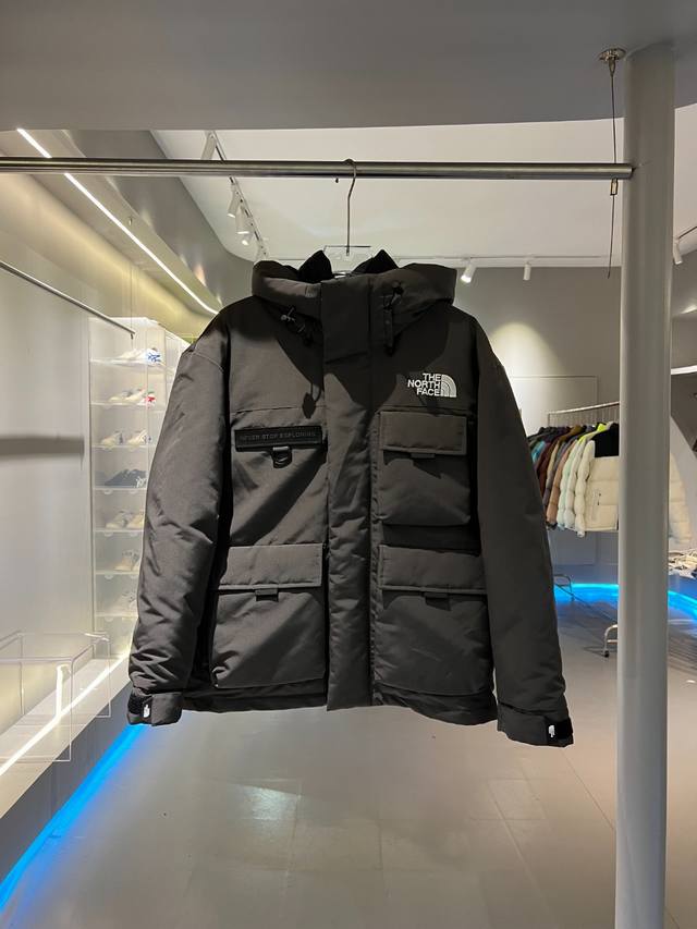 Original quality graphite gray. The North Face Tnf multi-pocket workwear hooded