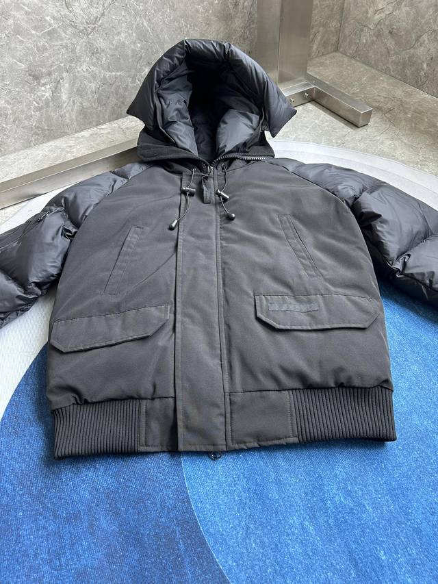 2056Mb paradigm Chilliwack men's black black label details. Sizes: Xs SML Xl Xxl