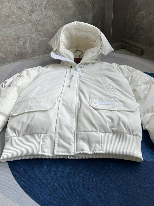 2056Mw paradigm Chilliwack men's white white label details. Sizes: Xs SML Xl Xxl