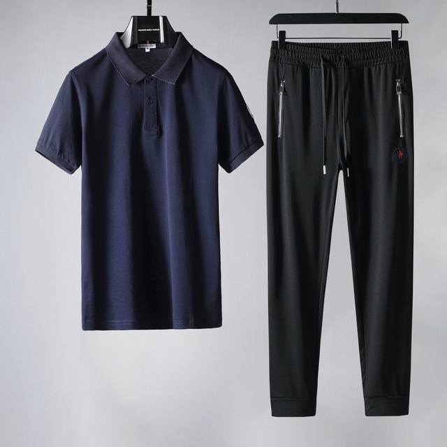 Moncler's new spring/summer casual suits are made of imported fine cotton fabri