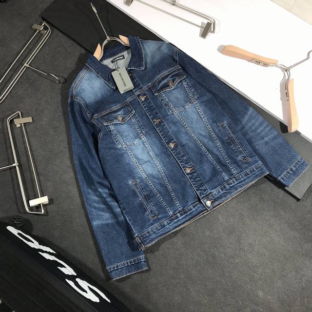 Counter quality, mainly promoting the popular Balenciaga Paris family early spr