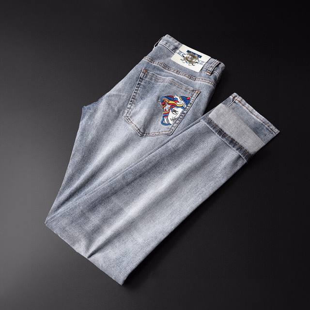 Vers*Ce Spring/Summer 2019 Thin Original Jeans! Luxury Italian men's jeans made