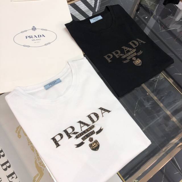 prada Prada's latest spring and summer collection! This year's newest men's shor