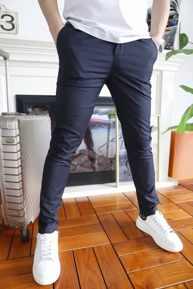 Louis** Lv. Summer fashionable casual pants, imported custom fabrics, and custom