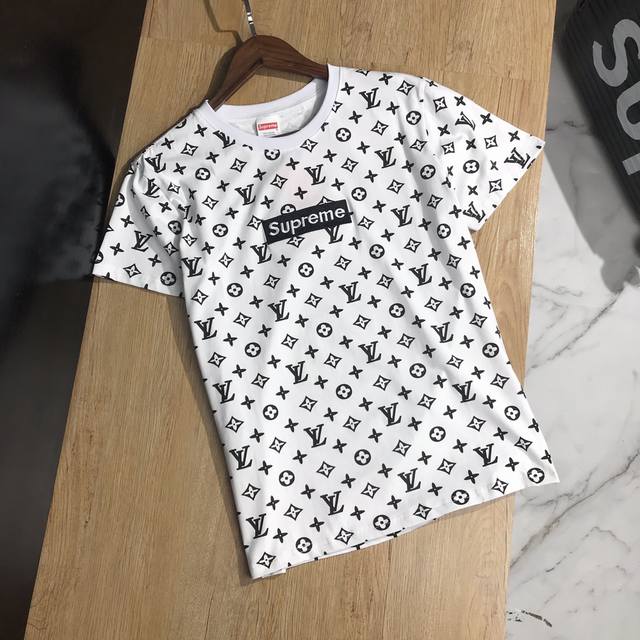 A classic Lv & Supreme collaboration. This unisex short-sleeved T-shirt feature