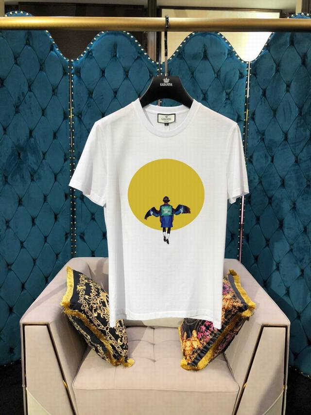 Gucci's latest hit round-neck short-sleeved shirt, available simultaneously on t