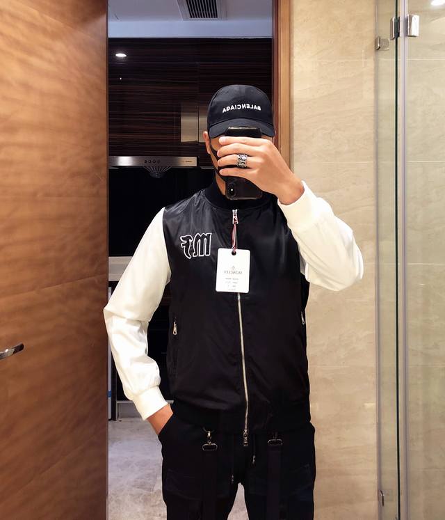 Original Moncler jacket, Ss casual jacket from a leading brand manufacturer, fe