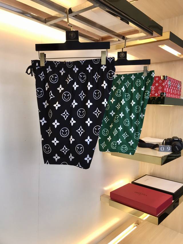 Lv Men's fashion business casual shorts, top quality Hong Kong goods, new arriva