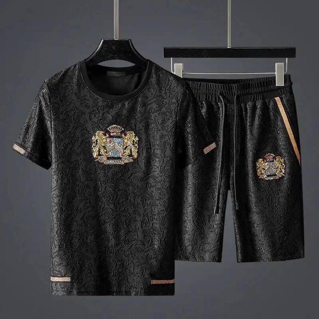 is the same style as the official Gucci website. This world-renowned luxury bra