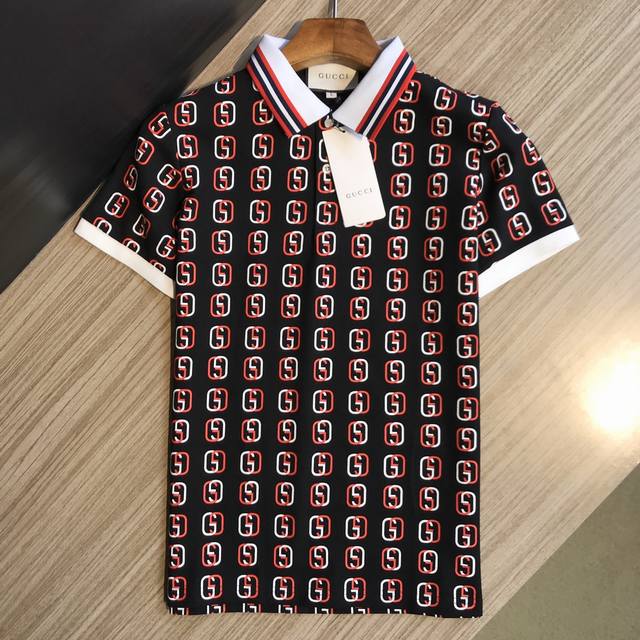 Gucci's classic spring/summer short-sleeved polo shirt features an all-over GG p