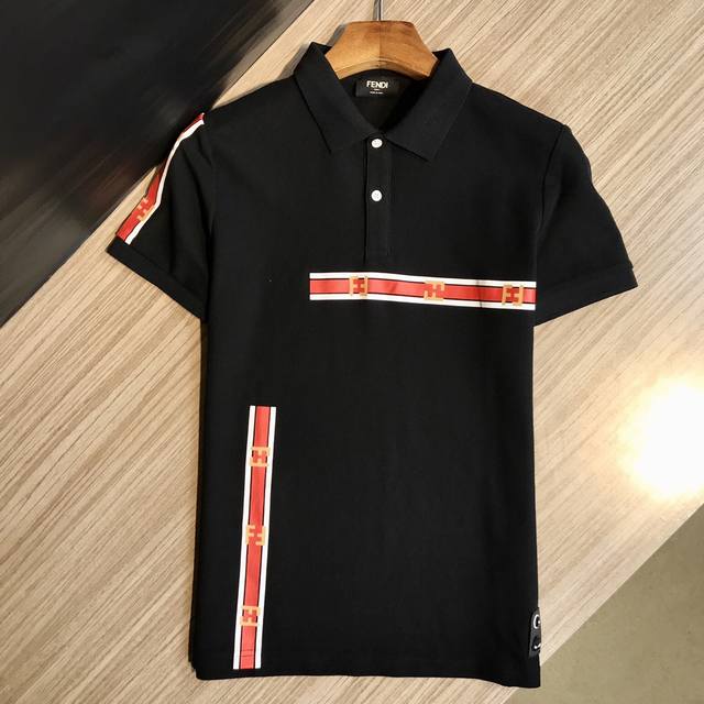 Fendi's new spring/summer men's printed short-sleeved lapel T-shirt, a counter v