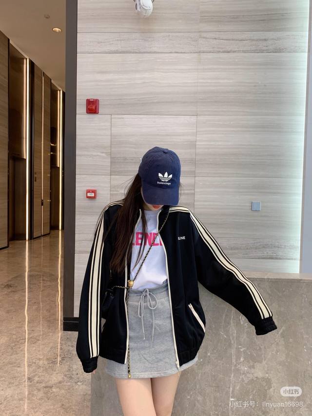 Style number: Hmy54# Model consultation picture group Celine small letter logo