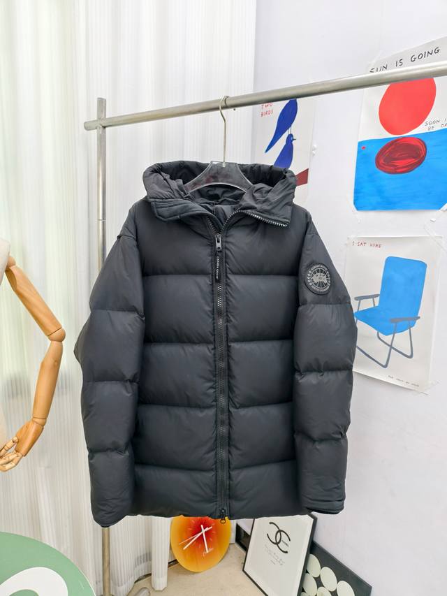 Style number: Y167 2801 Mid-length Canada Goose Lawrence Down Jacket The Lawren