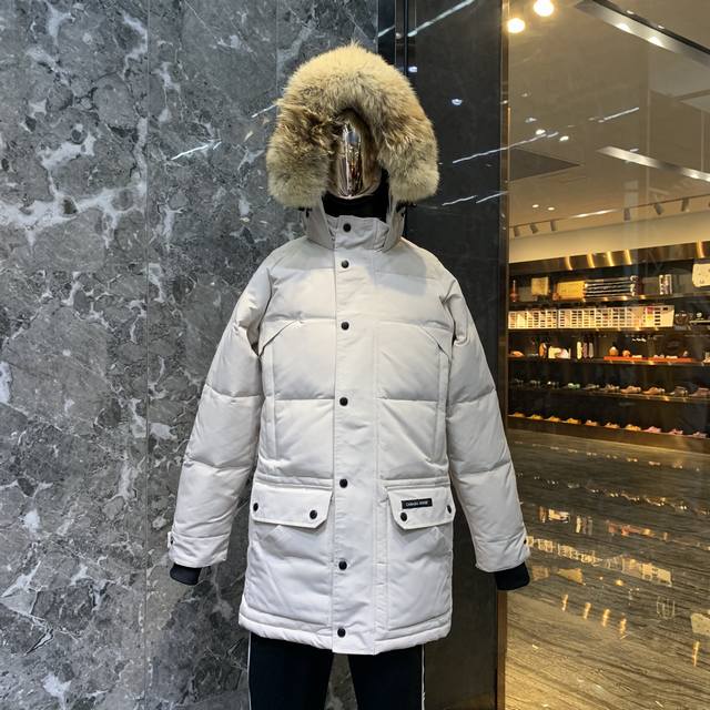 Style No.: Y88 Canada Goose Emory Parka 30 men's style, a new model and a class
