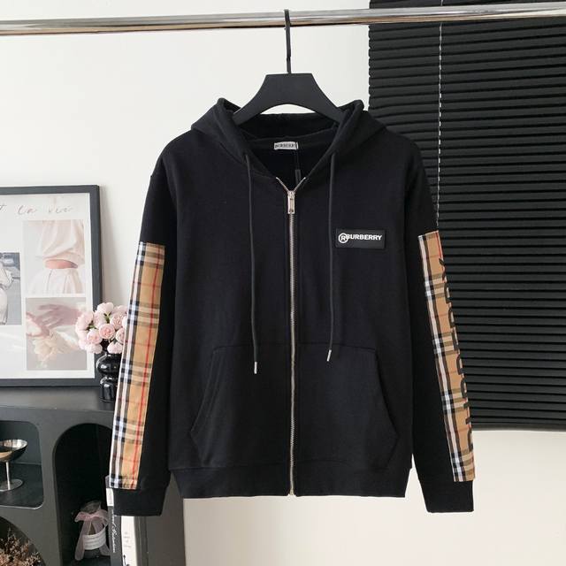 Style: A97 Burberry Silicone Small Label Zipper Hooded Jacket The fabric is mad