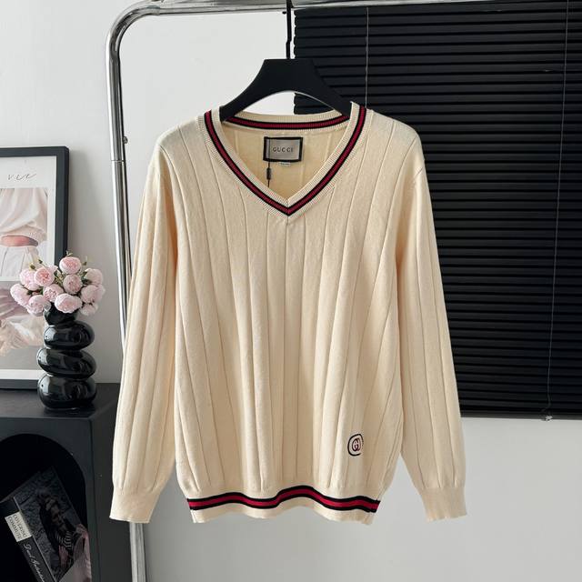 Style: M85 Gucci sweater autumn and winter V-neck latest model Logo logo is sou