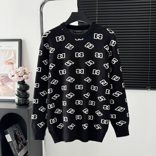 Style: M78 Dolce & Gabbana Dg interlocking round neck sweater, the latest autum