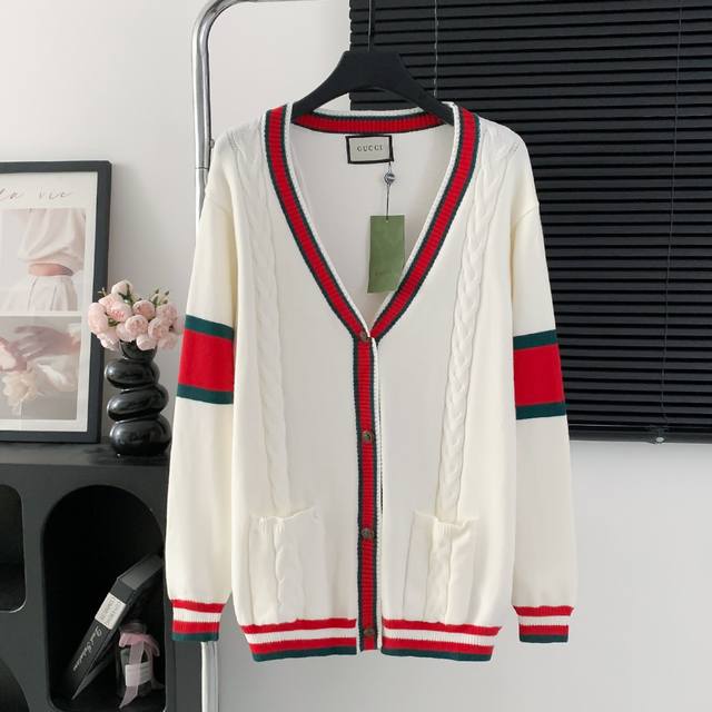 Style No.: M66 Gucci Cable Knit Cardigan Autumn/Winter Latest Logo Logo is a cl