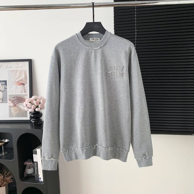 Style number: A82 Miumiu letter round neck sweatshirt The fabric of the clothes