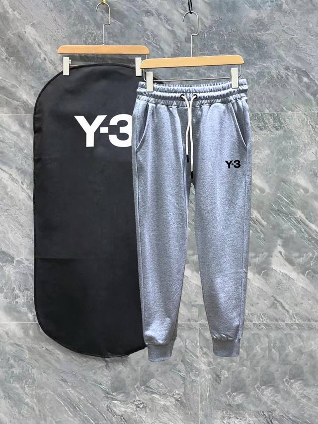 Y-3 Ss show style slim fit sports pants with exquisite and simple logo. Domestic