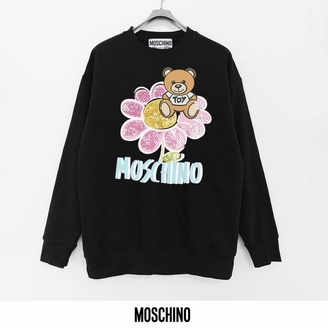Moschino 440g printed terry crewneck sweatshirt. Breathable pure cotton fabric i