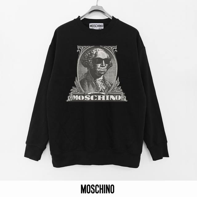 Moschino 440g printed terry crewneck sweatshirt. Breathable pure cotton fabric i