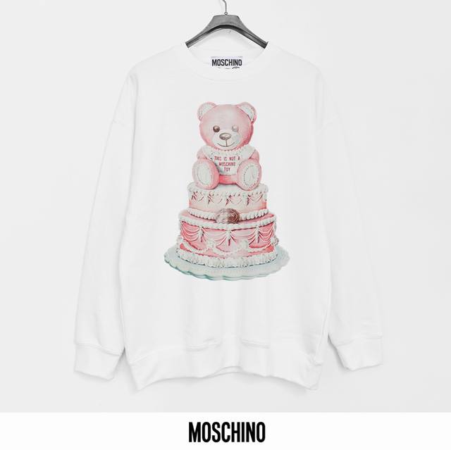 Moschino 440g printed terry crewneck sweatshirt. Breathable pure cotton fabric i