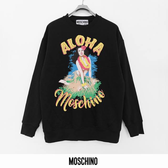Moschino 440g printed terry crewneck sweatshirt. Breathable pure cotton fabric i