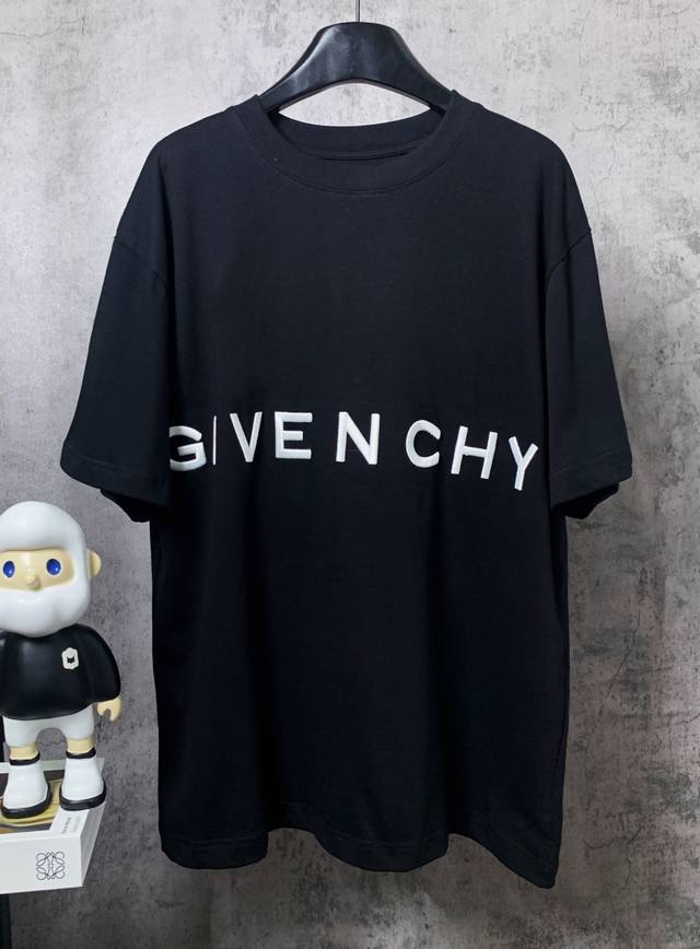 Givenchy* GivenchyGivenchy* Givenchy letter three-dimensional embroidered short-