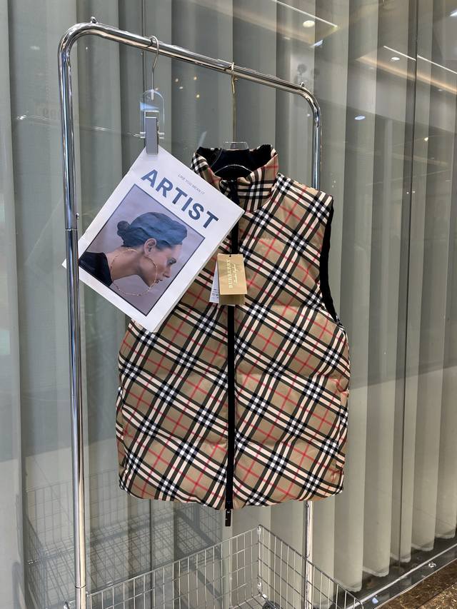 Burberry double-sided plaid vest, has been shipped in bulk. Size: S-Xxl Color: D