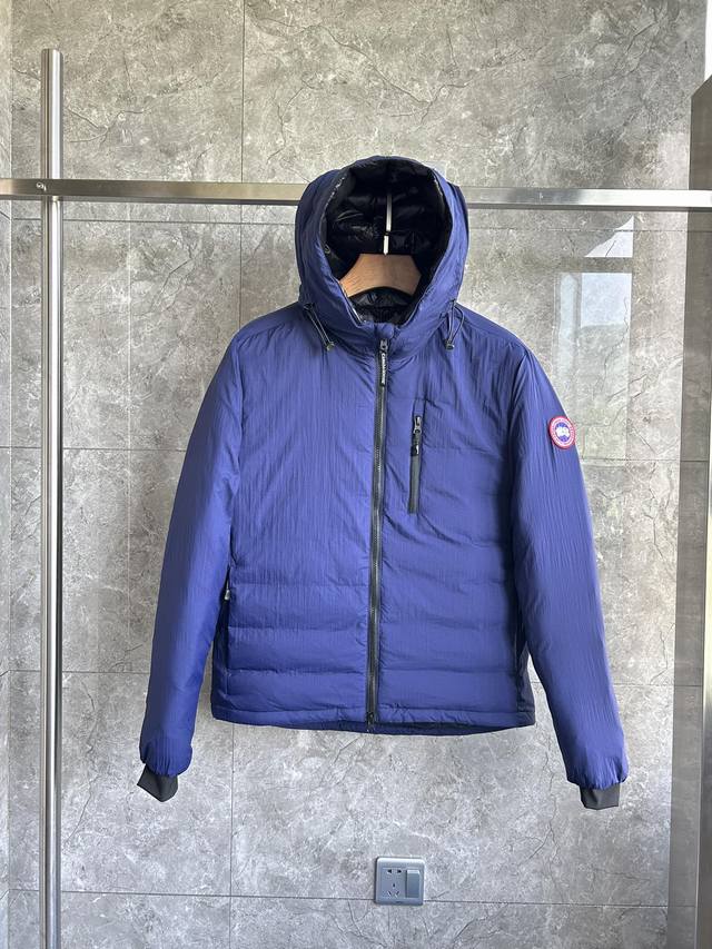 5078M Lodge men's short hooded lightweight style. Color: Dark Blue. Size: S M L