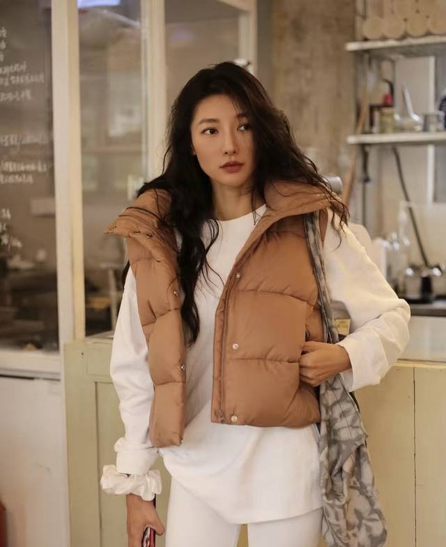 Positive p-grade Alo vest A cotton Alo Yoga Gold Rush puffer Vest hooded solid