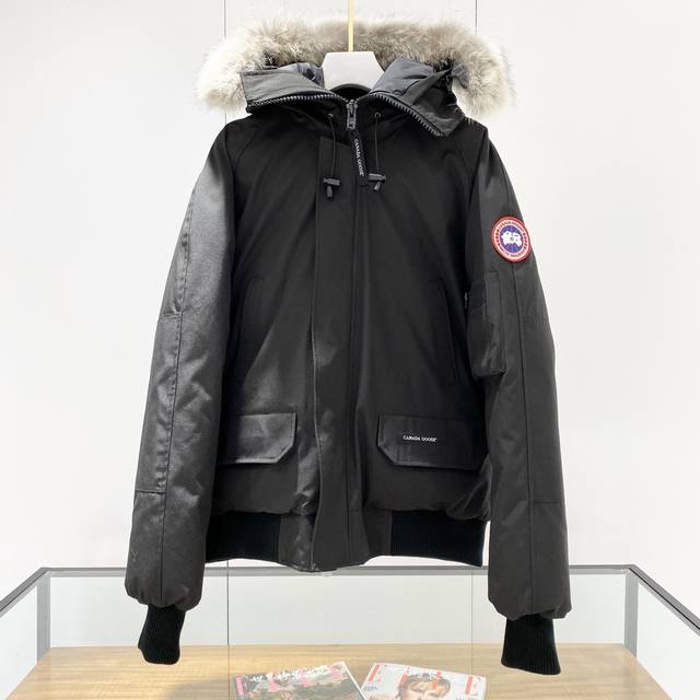 Black hanging racket flat display picture