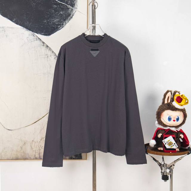 Zp Version [Exclusive] Prada 25Ss New Chest Triangle Logo Distressed and Washed