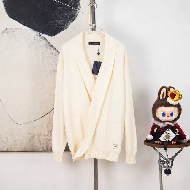 Zp Version [Exclusive] Louis Vuitton Hand-Stitched Logo Wool Cardigan Fabric: 55
