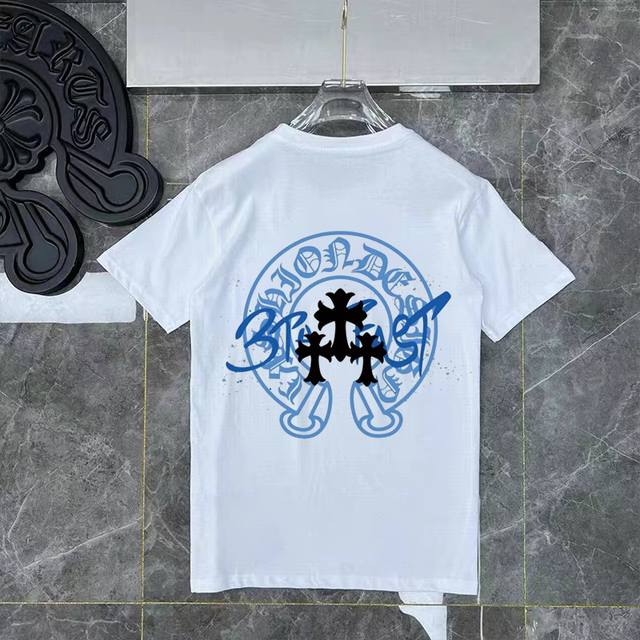 d40 Chrome Hearts' new black and white short-sleeved T-shirt features custom fab