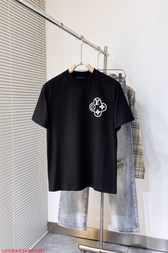Complete with three labels LV Louis Vuitton's new spring/summer cotton round-ne