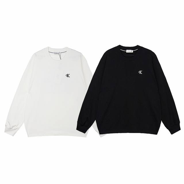 Style number: 912 Calvin Kleinck long-sleeved sweatshirt with front embroidery