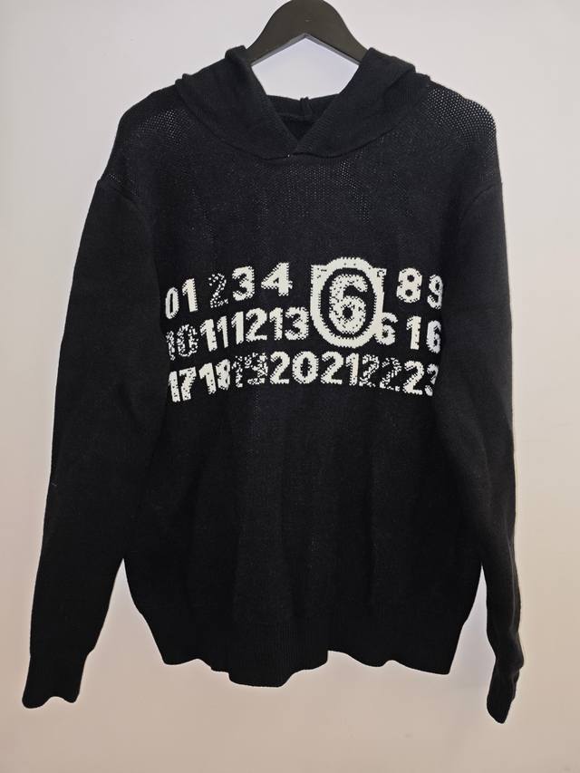 Style No. M223 Mm6 Maison Margiela Ss25 Reverse logo design and digital embroid