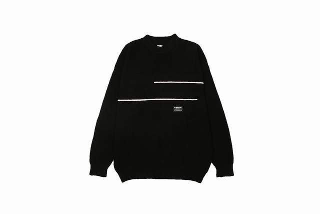 Burberry's official website offers the latest round-neck knitted sweaters for au