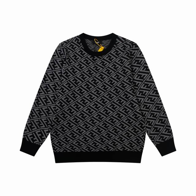 The new hit Fendi, the full double F round neck knitted sweater is made of high-