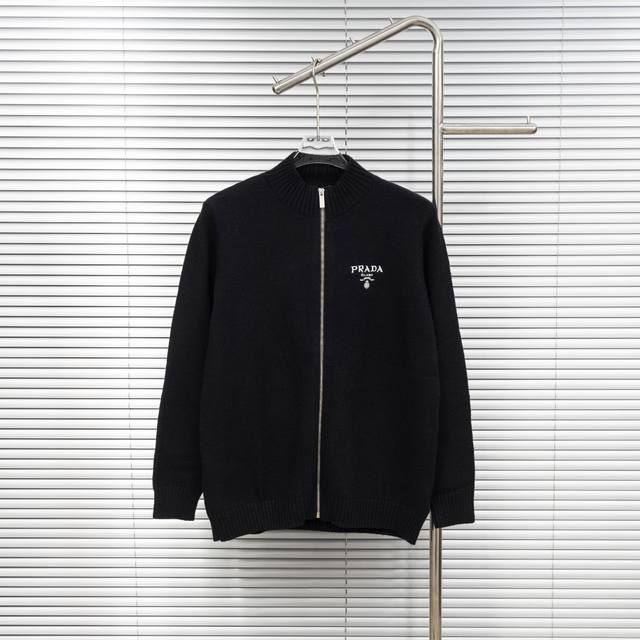 Top version difference currency Style: Prada knitted logo cardigan jacket Color: