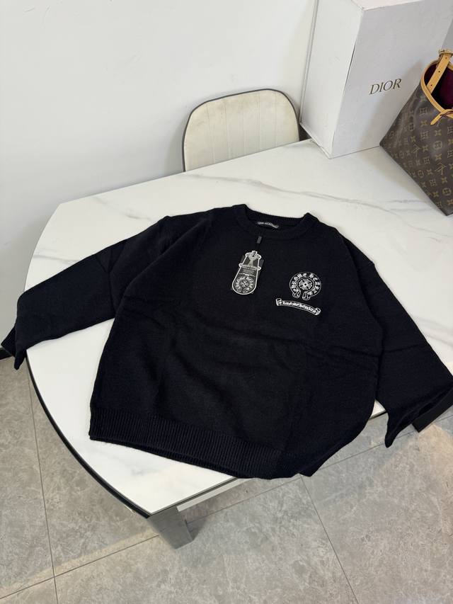 Style number: B24 Chrome Hearts Ch Chrome Hearts Horseshoe Embroidered Round Ne