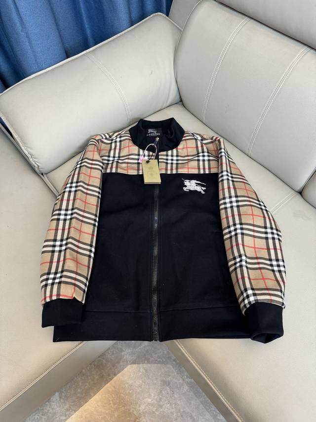 Bur Burberry's hit vintage Burberry jacket is coming soon. This 2025Ss official